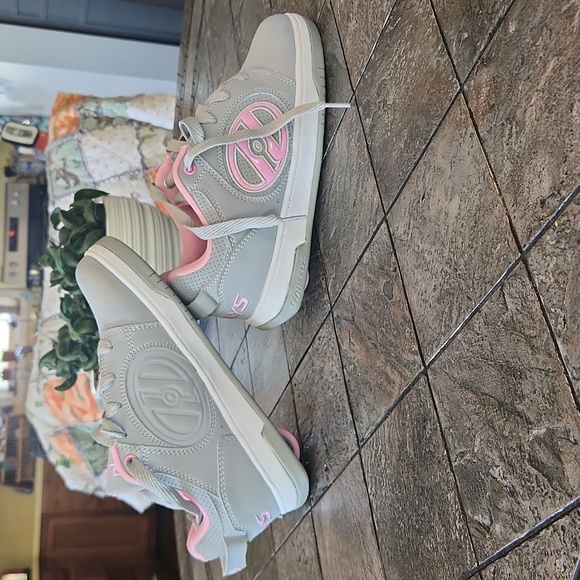 Heelys Voyager HE100715 Skate Shoe Sneaker Pink/Gray Youth Size 4 - Picture 6 of 7